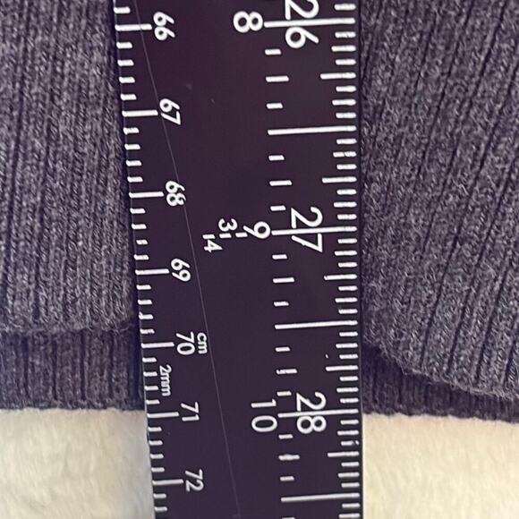 Tommy Hilfiger Dark Grey V-Neck Sweater Large - Picture 6 of 10